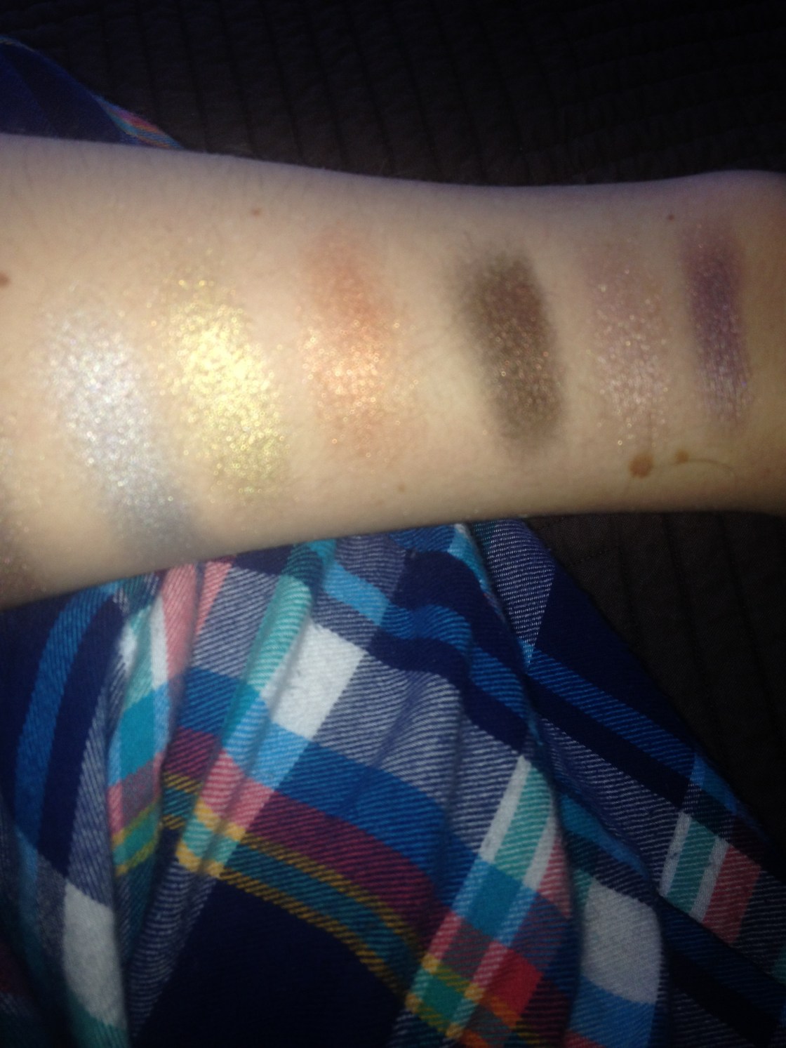 I forgot to take a picture of the darker grey but it's glorious. 