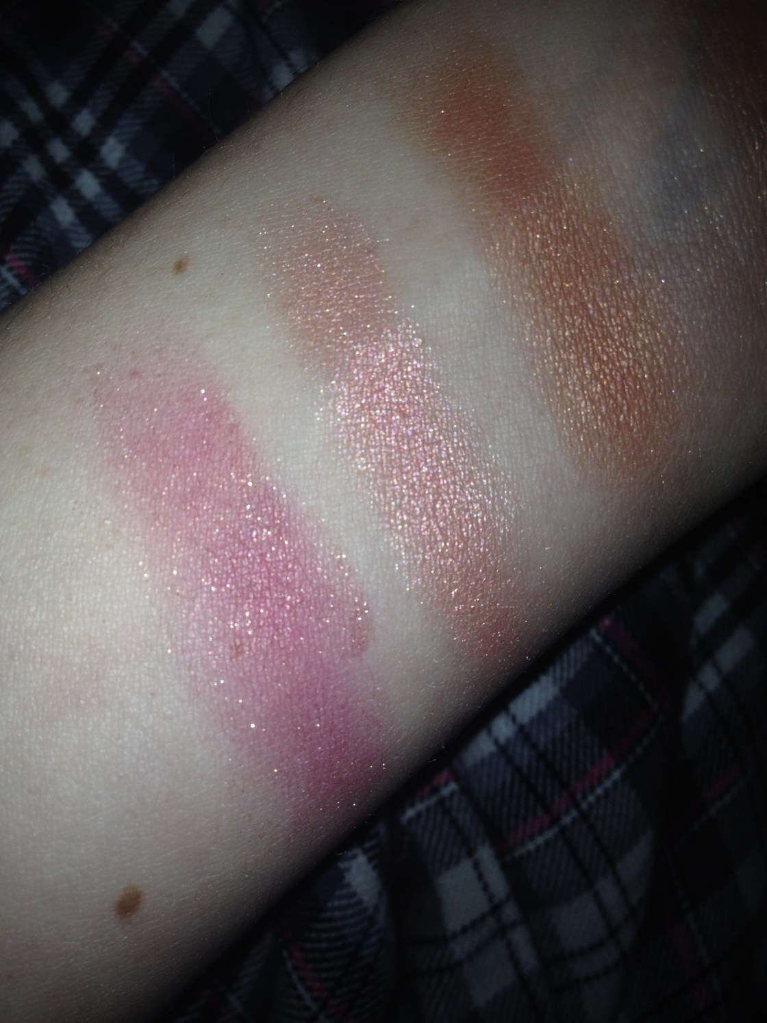 comparison to MAC Stereo Rose (center) and Milani Red Vino (left)